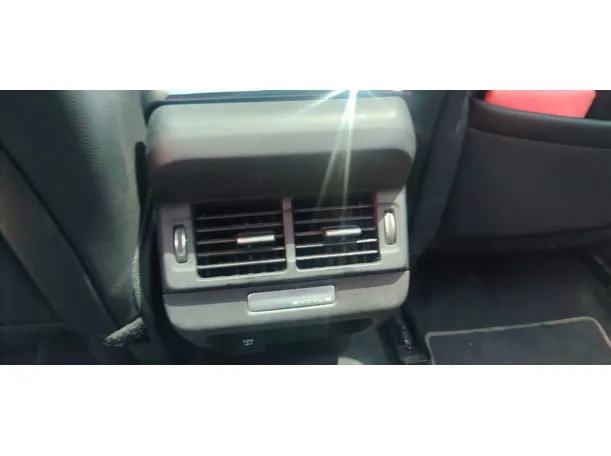 Car image 29