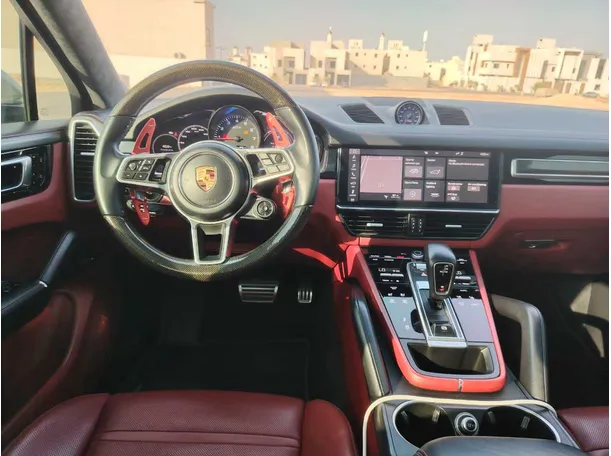 Car image 18