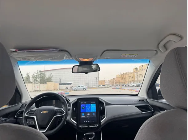 Car image 14