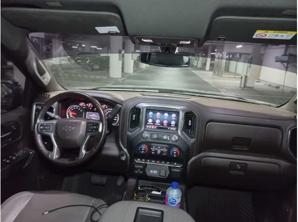 Car image 15