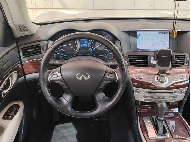 Car image 23