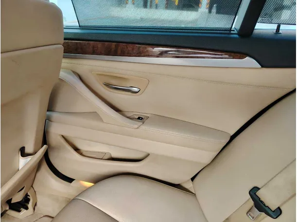 Car image 33