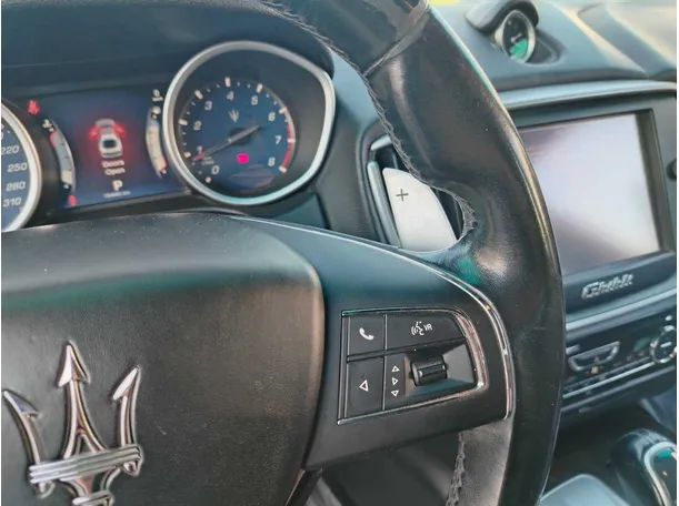 Car image 40