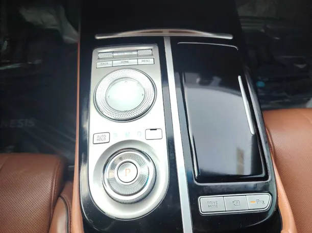 Car image 21