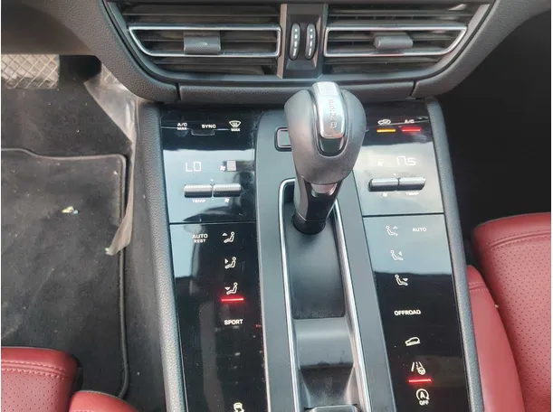 Car image 22