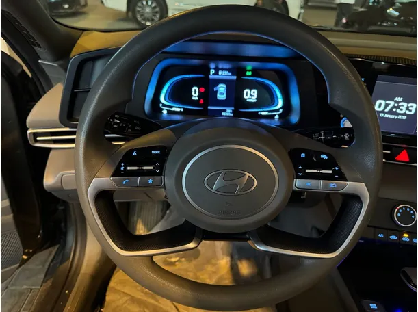 Car image 9