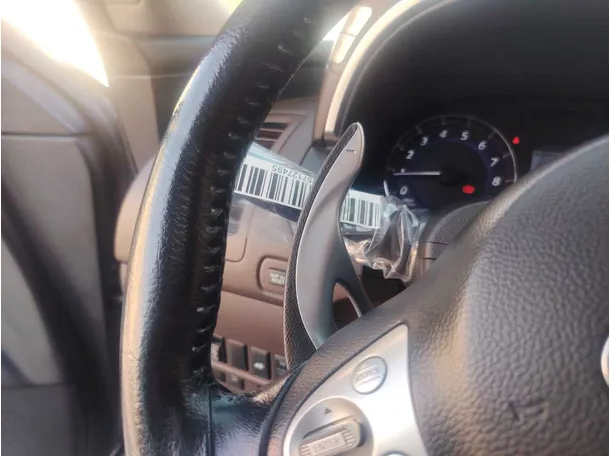 Car image 30