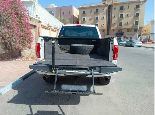 Car image 27