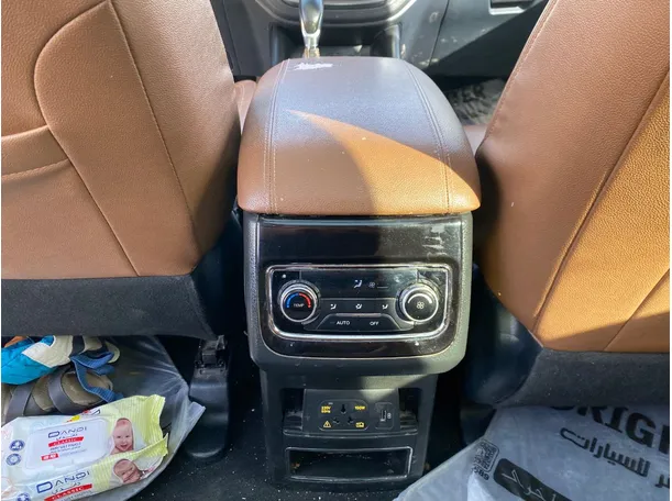 Car image 27