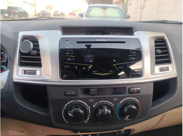 Car image 19