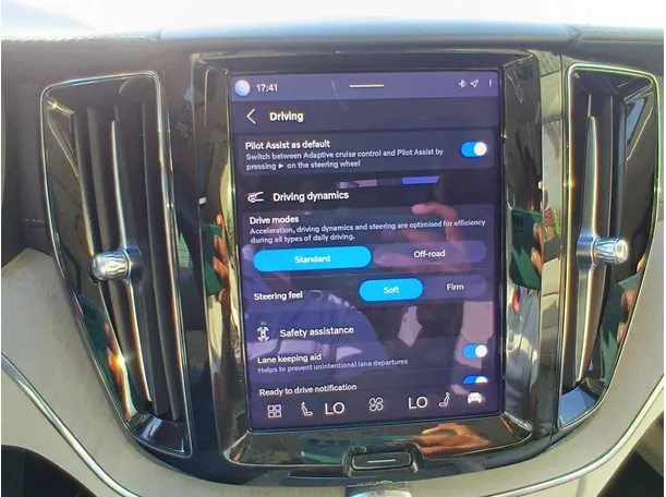 Car image 25
