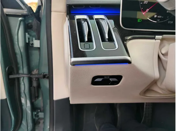 Car image 35