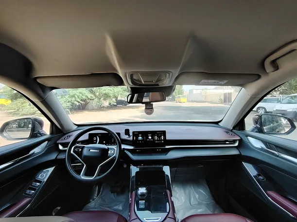 Car image 17