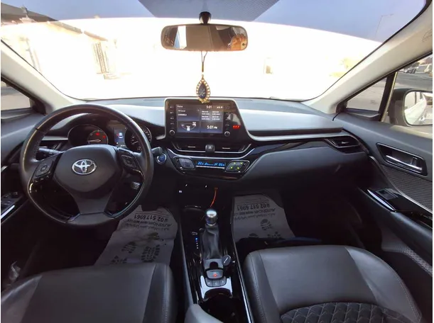 Car image 14