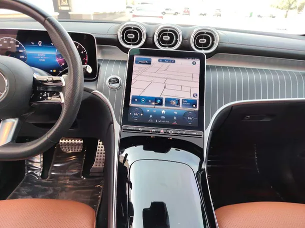 Car image 19