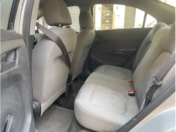 Car image 16