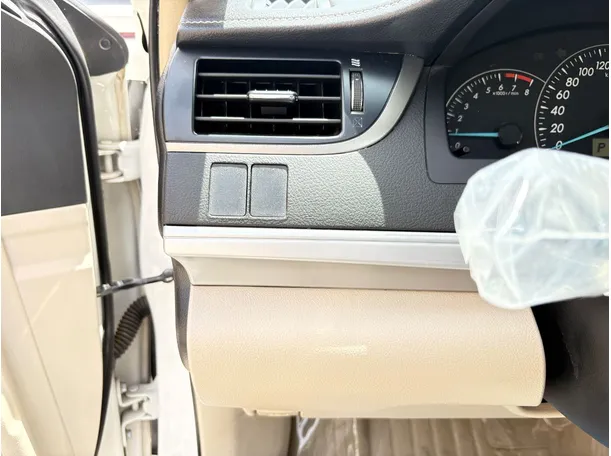 Car image 26