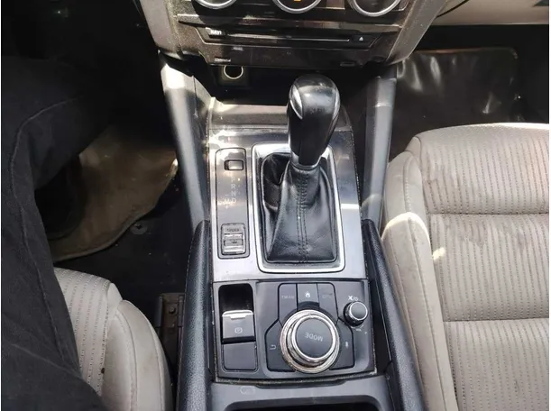 Car image 24