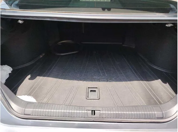 Car image 28