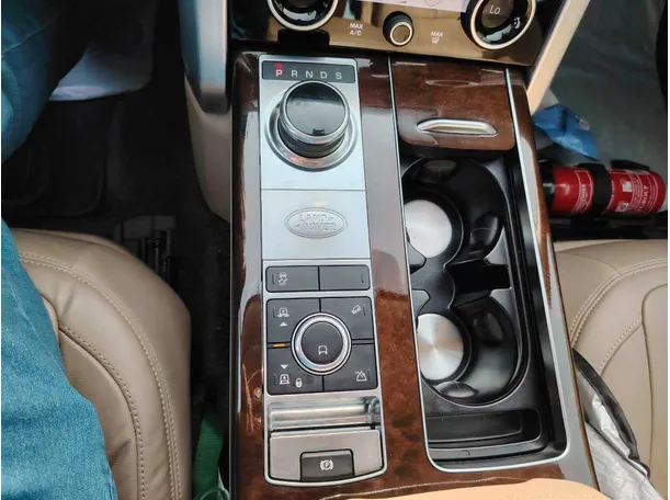 Car image 24