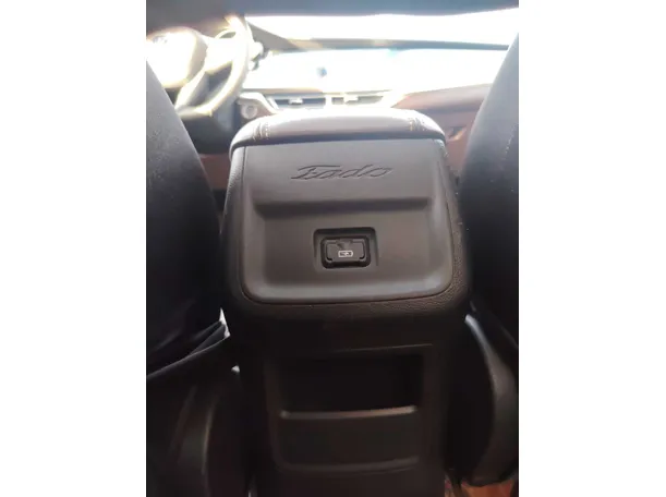 Car image 28