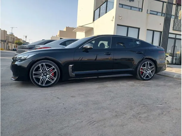 Car image 8
