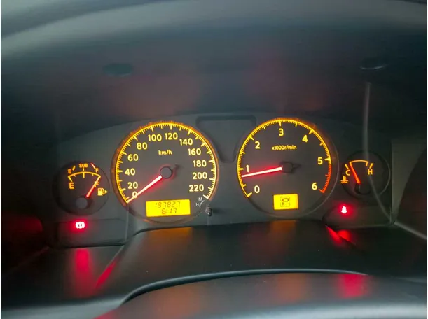 Car image 23