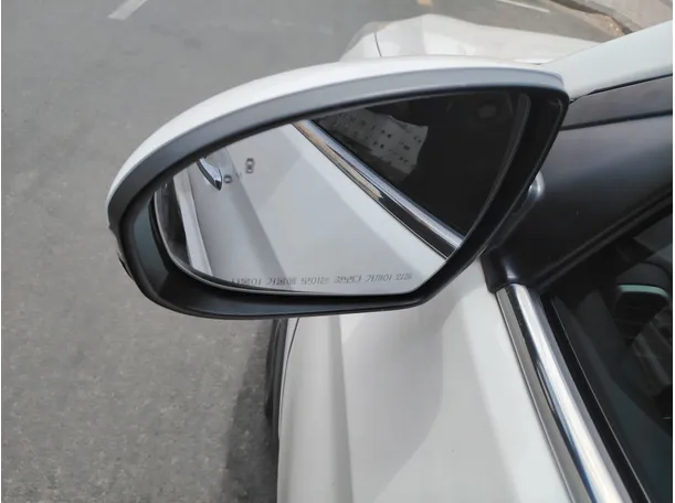 Car image 32