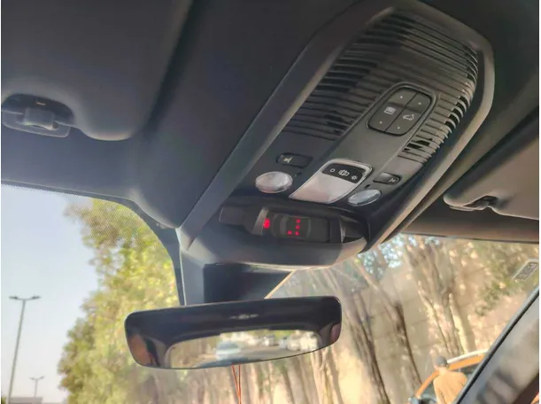 Car image 38
