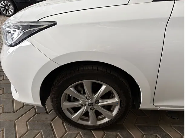 Car image 7