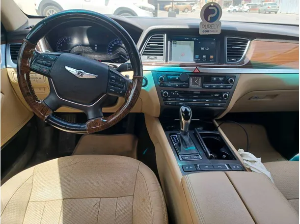Car image 15