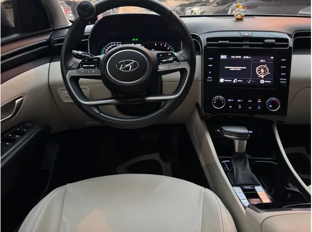 Car image 17