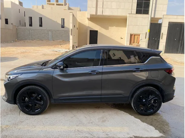Car image 8