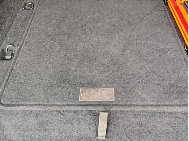Car image 36