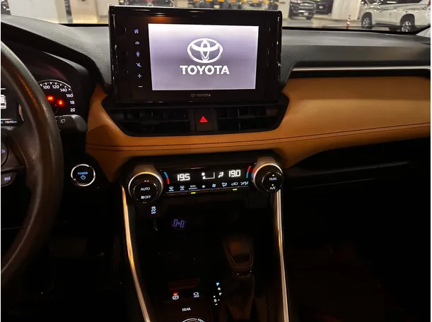 Car image 20