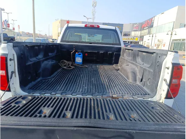Car image 25