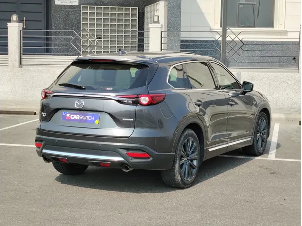 Car image 5