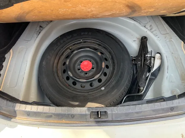 Car image 23