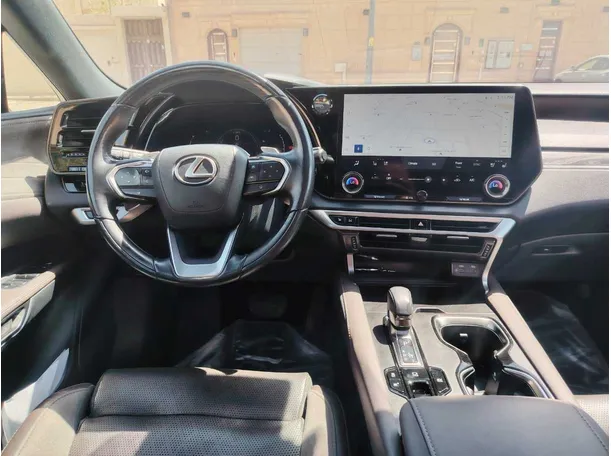 Car image 18