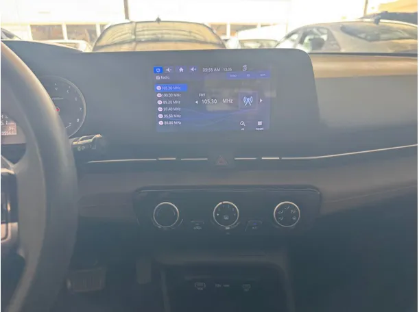 Car image 10