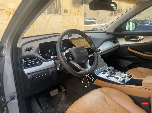 Car image 10