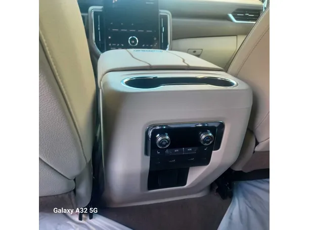 Car image 29