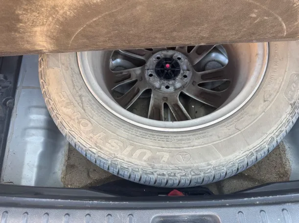 Car image 21