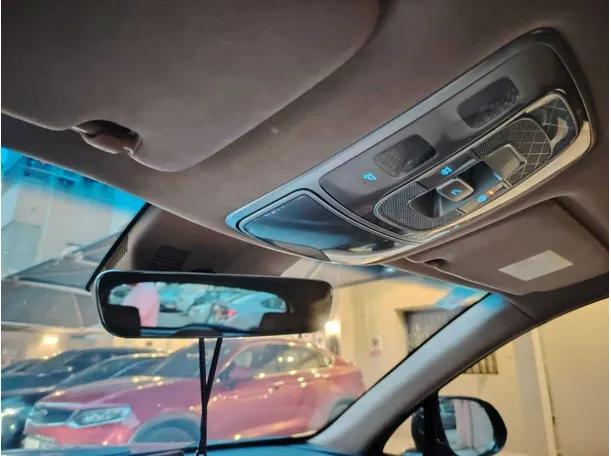 Car image 34