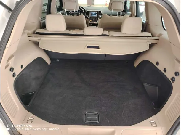 Car image 32