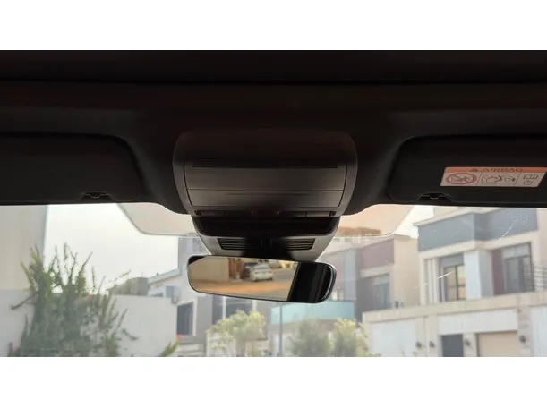 Car image 26