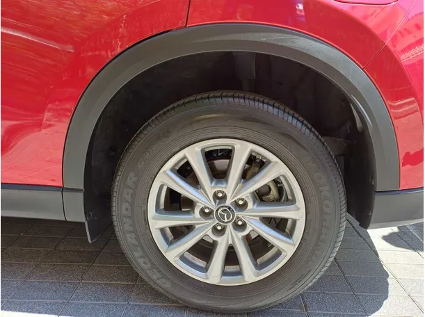 Car image 9