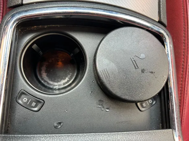 Car image 27
