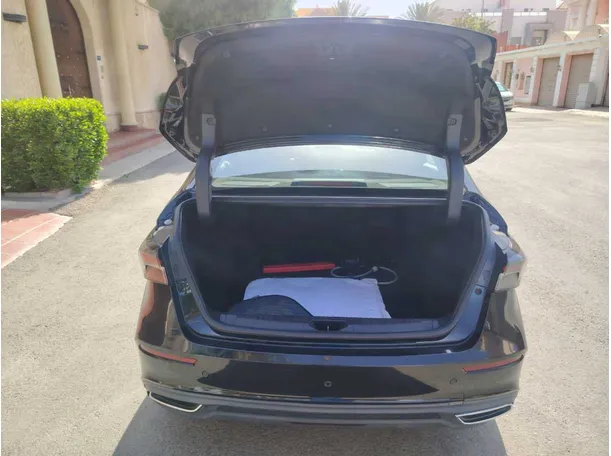 Car image 31