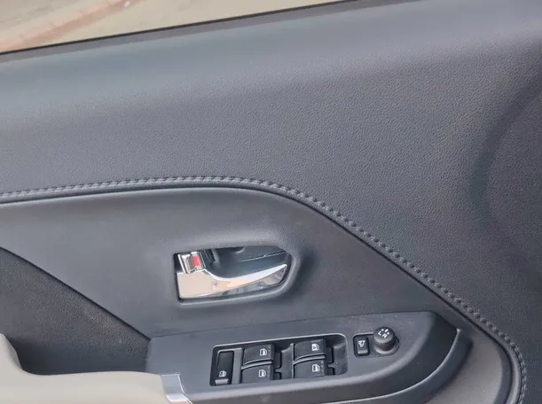 Car image 23